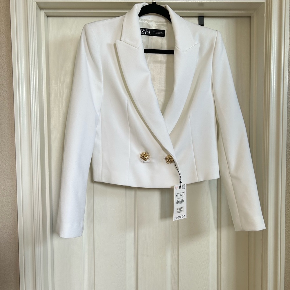 Zara Women's White Blazer Jacket, waist length, size Medium, NWT